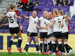 文胖：湖人被收购后，巴斯家族的每个子女都获得了9亿多美元